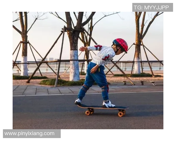 武汉滑板队的包夹战术解析与实战应用探讨