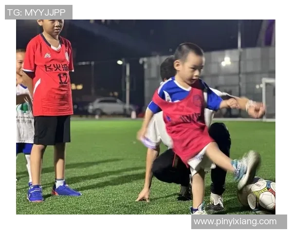 足球明星自我加练的秘密与坚持背后的故事揭秘